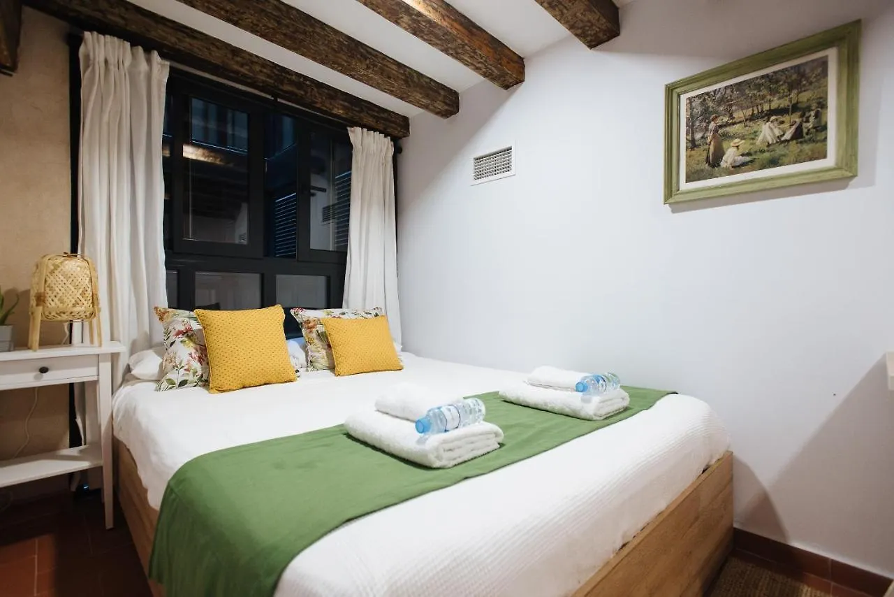Casa Galera Historic Downtown Apartment In Siviglia